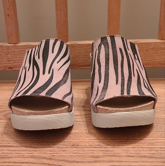 Fly London platform slides - Picture 3 of 7